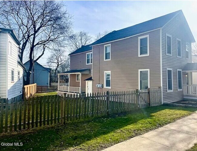 Photo - 110 Van Dam St Unit 1