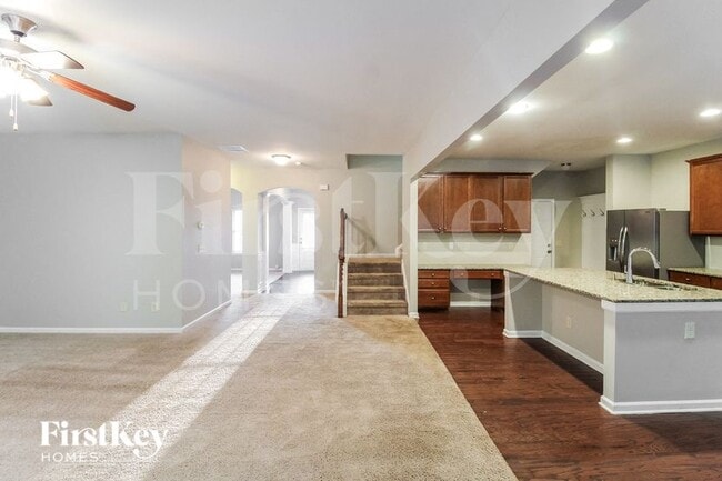 Photo - 423 Fredrick Dr