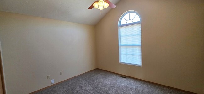 Photo - 3 Bedroom 2 Bath Close To Missouri State University $1295