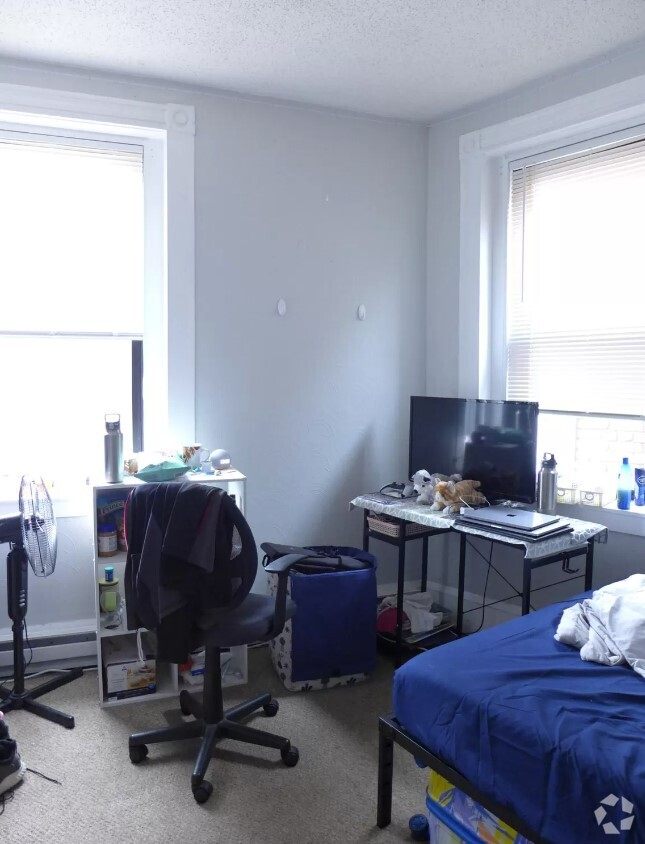 Building Photo - 30 Gay Head St Rental