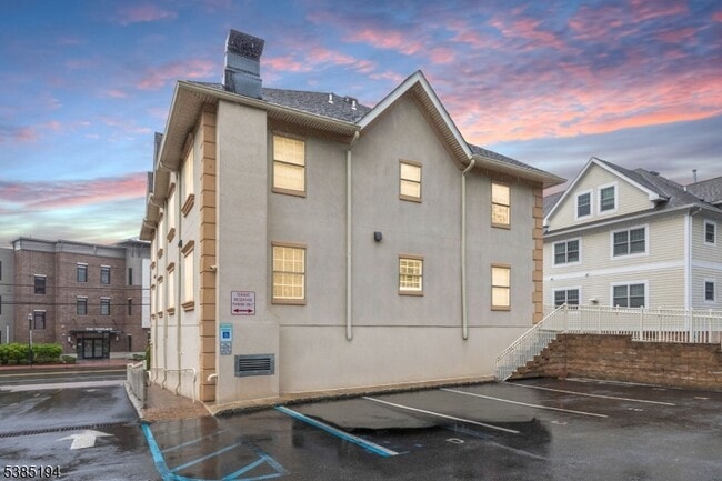 Building Photo - 453 Springfield Ave Rental