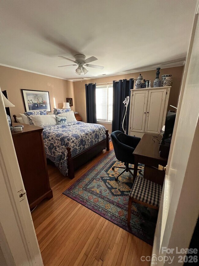 Photo - 1327 S Kings Dr
