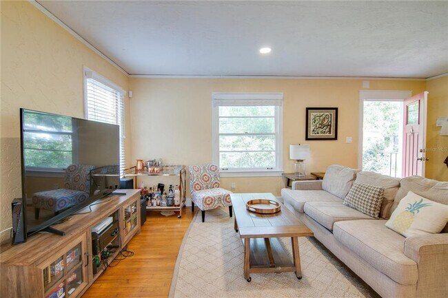 Photo - 407 NE 8th St