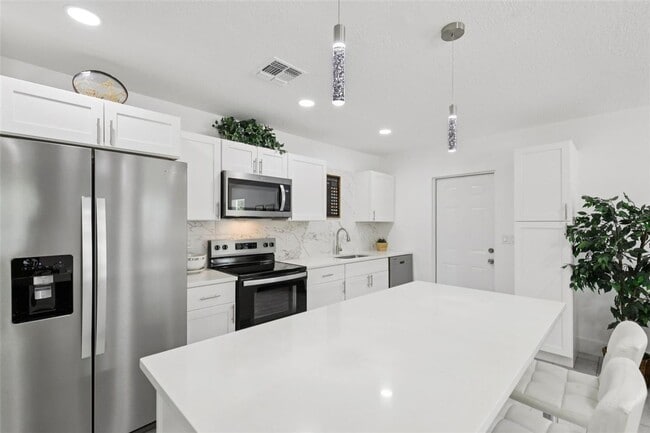 Photo - Beautifully Remodeled 4-bedroom, 2-bathroom rental home in Sarasota