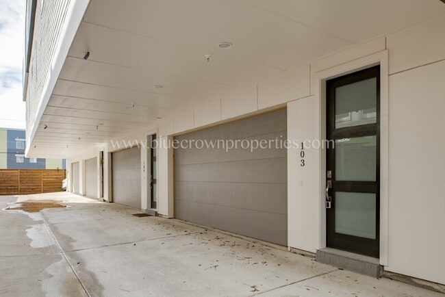 Photo - 2203 Moser Ave