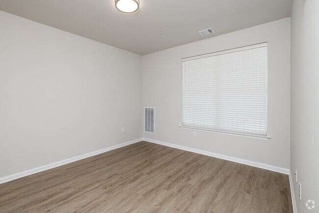 2BR, 2BA - 1148SF - Primary Bedroom