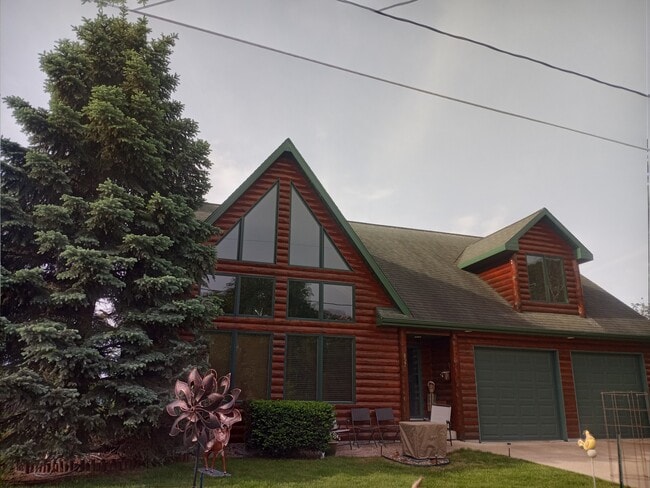 Building Photo - 897 Coolidge Ave Rental