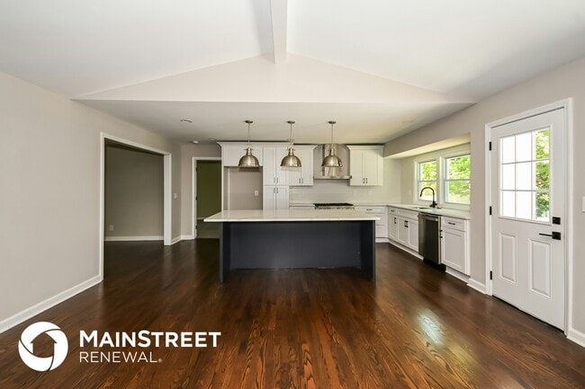 Photo - 2448 Kingsley Dr NE