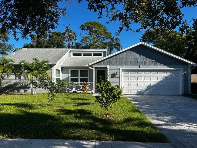 Photo - 3024 Woodpine Cir House