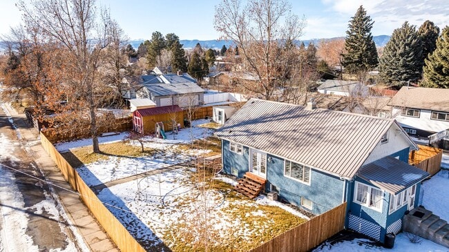 Photo - Pet Friendly 2 bed/ 1 bath single family h...