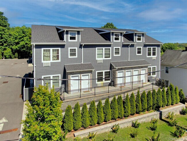 Building Photo - 108 N Kensico Ave Unit 5B