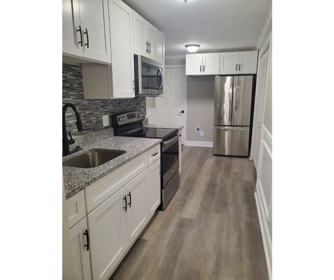 Photo - 17 W Talbott St