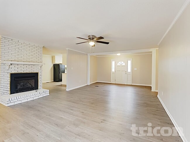 Photo - 605 Colorado Ct