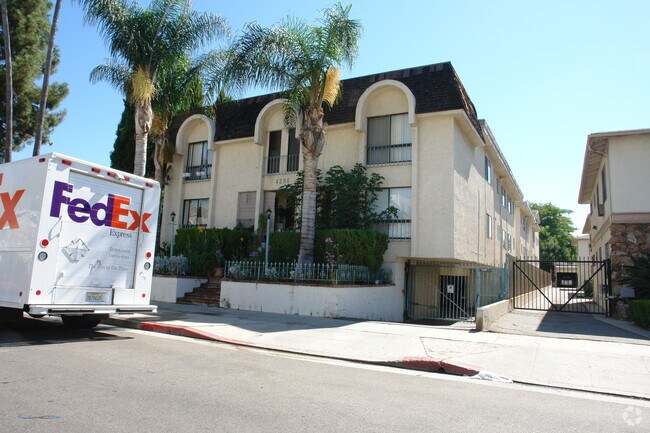 Building Photo - 4336 Ventura Canyon
