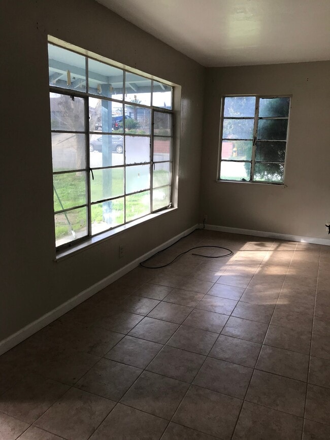 Photo - 1829 Morgan Ln