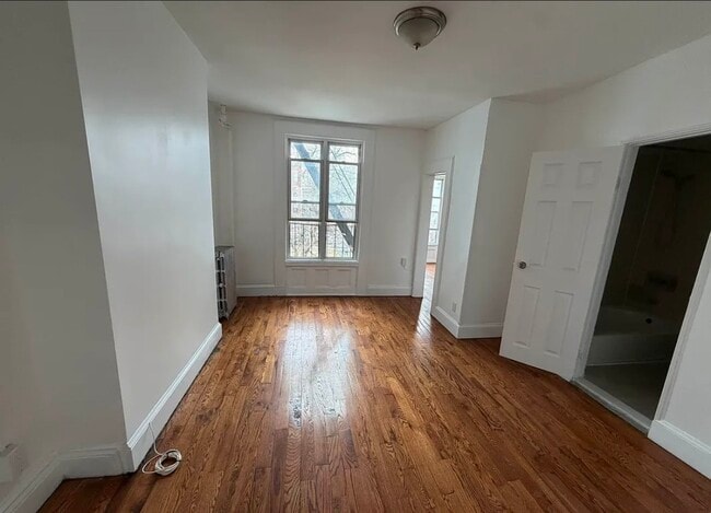 Photo - 981 Hancock St Unidad 3