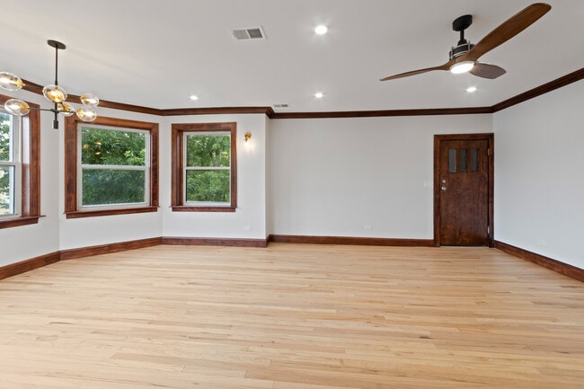 Photo - 4834 N Springfield Ave Unit 3