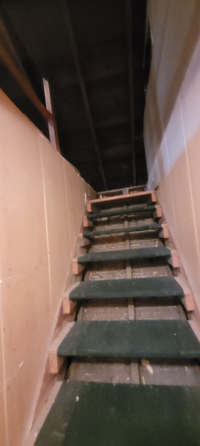 Building Photo - 470 North St