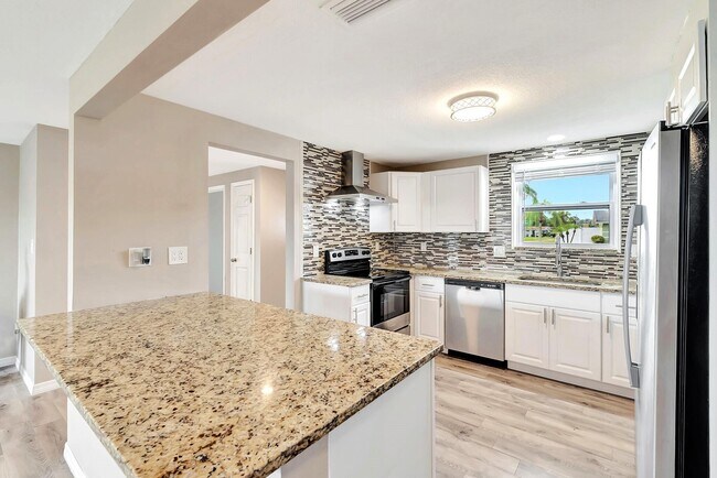 Photo - 7611 Spirea Dr