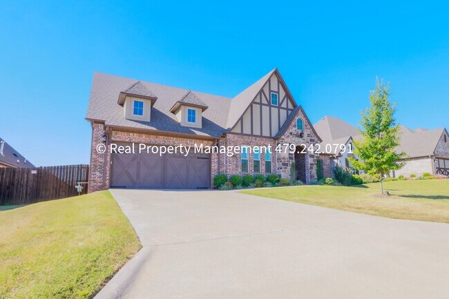 Photo - Stunning 4 Bedroom/3 Bathroom Home near La...