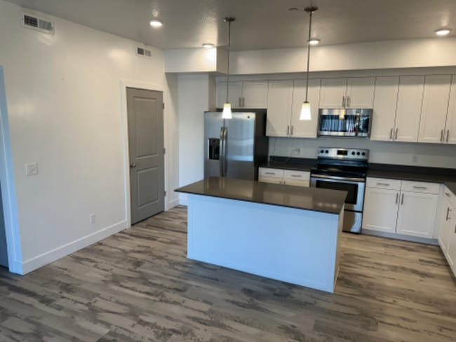 Photo - 875 S Depot St Unidad B344