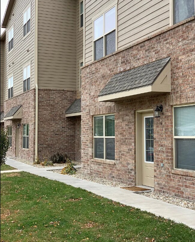 Photo - Modern 2 Bedroom / 2 Bath – 2 Blocks from K-State | Newer Construction Unit 13