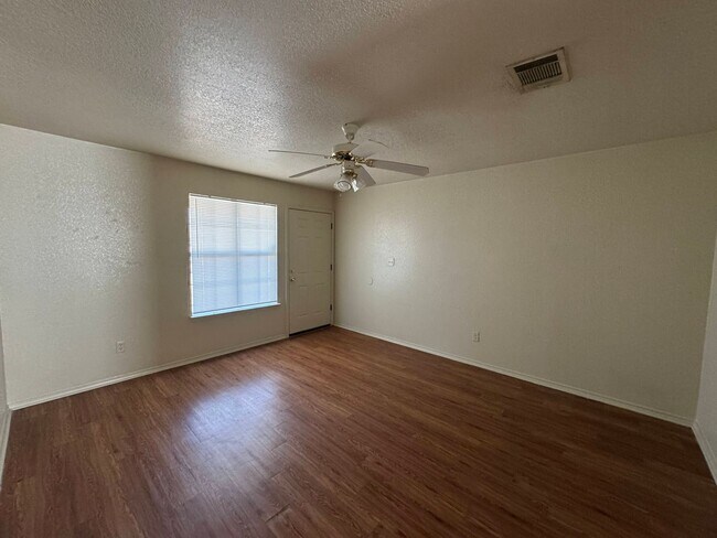Photo - 2808 Cantabrian Dr Unidad Apt D
