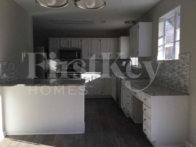 Photo - 5800 Old Meadow Rd