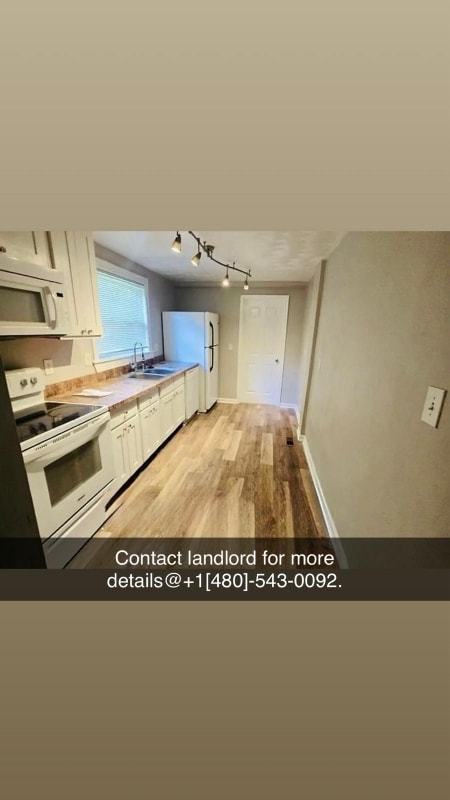 Photo - 3322 Lens Ave