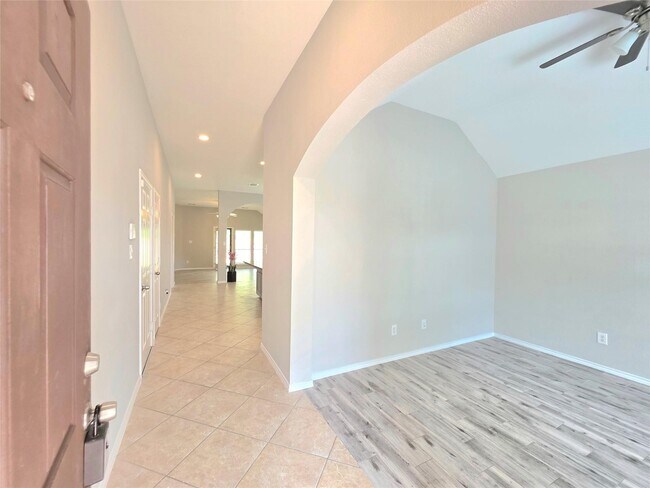 Photo - 17602 Haywood Oaks Dr