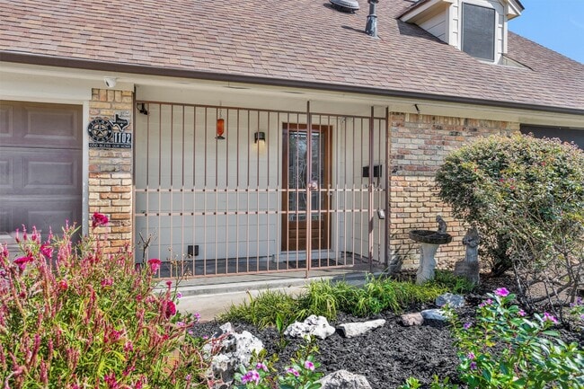 Photo - 1102 Mosher Ln