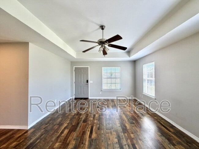 Photo - 2102 Greenbrier Ct