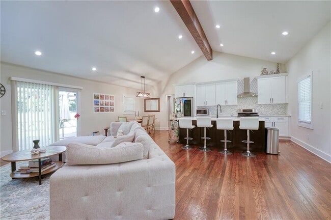 Photo - 3076 McCully Dr NE