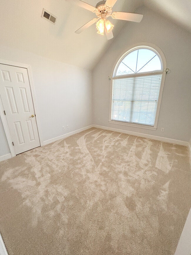 Photo - 290 Brookshire Pl SW