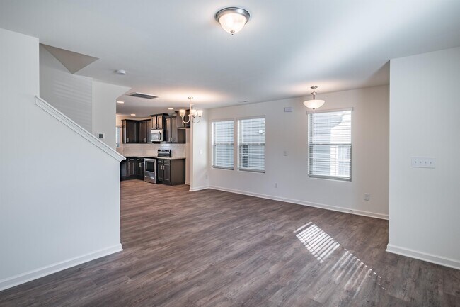 Photo - 536 Hobkirks Pl
