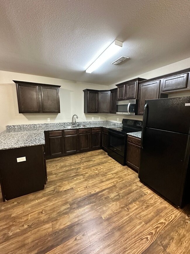 Photo - 2900 SW Amberwood Ave