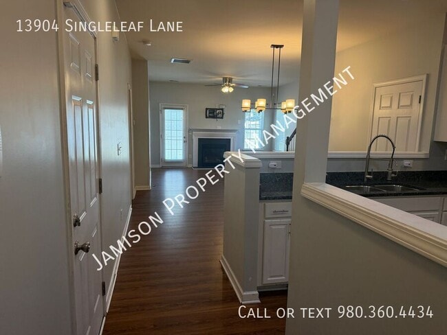 Photo - 13904 Singleleaf Lane