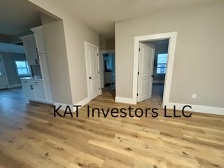 Photo - 168 Blain St