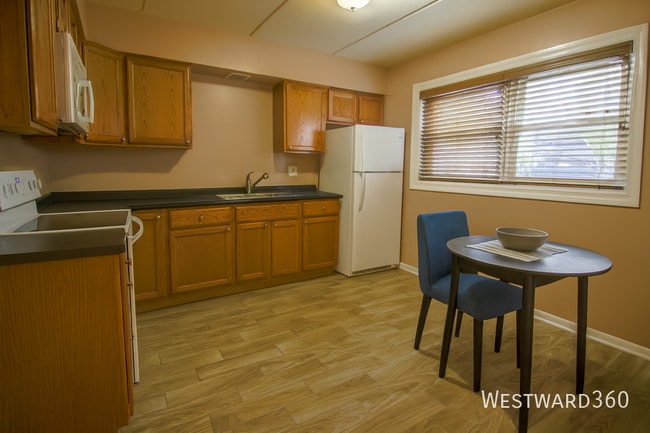 Photo - 9907 W 58th St