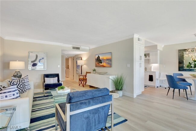 Building Photo - 2357 Gulf Shore Blvd N Unit 107