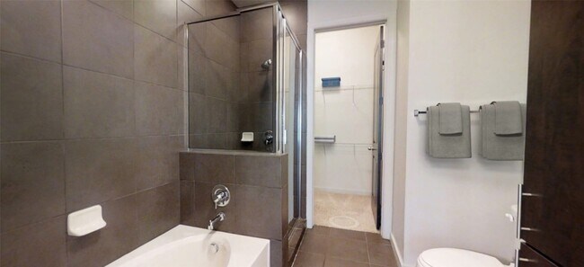 Photo - 2525 McCue Rd