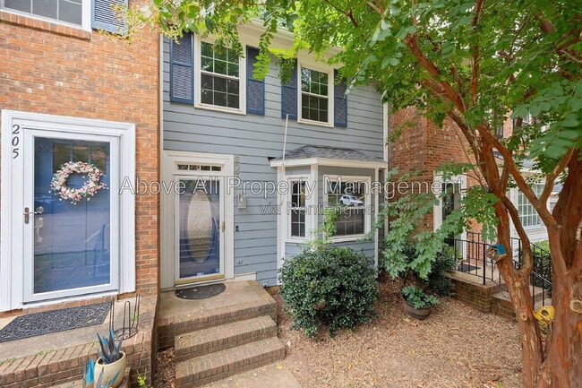 207 Bay Dr