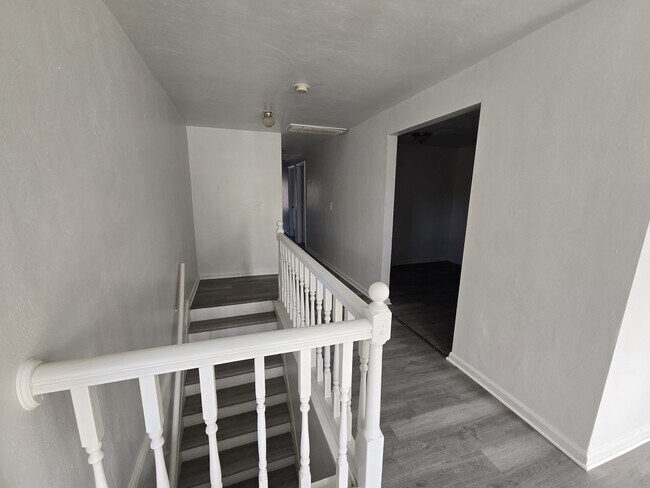 Photo - 126 W Seaview Ave