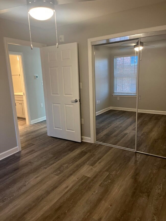 Building Photo - 3737 Timberglen Rd Unit 807 Rental