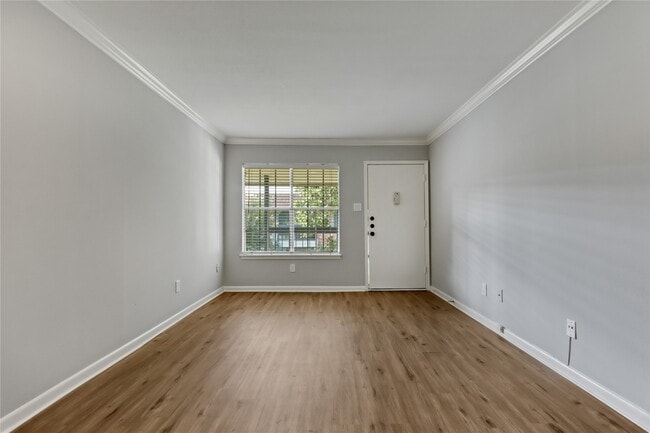 Photo - 845 Augusta Dr