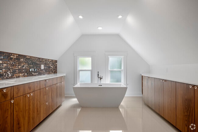 Building Photo - 1726 E 13th Ave Rental