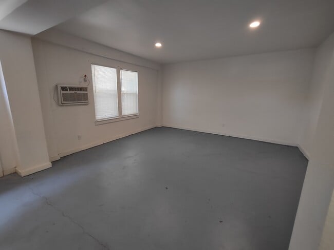 Photo - 1114 S San Marcos Unit 1