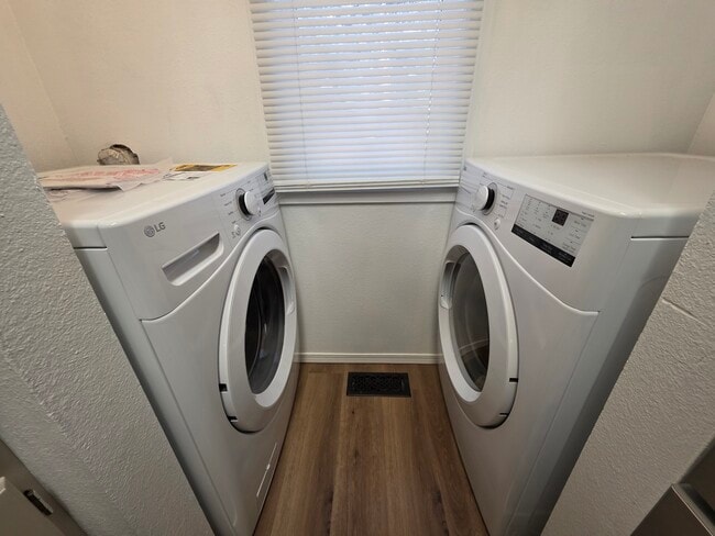 Photo - 3670 Queen Anne Way