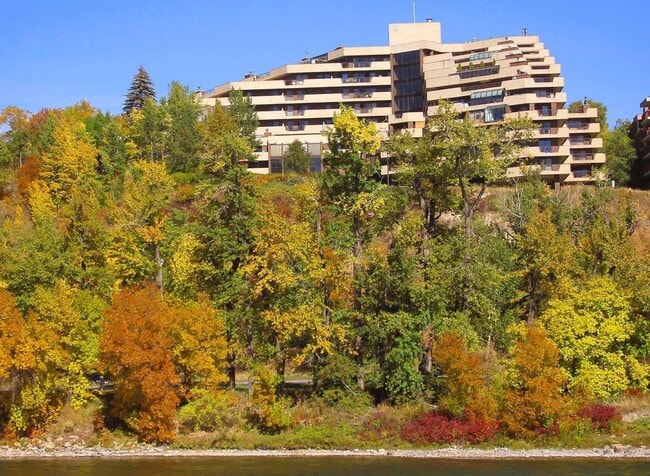 Photo - 300 Meredith Rd NE