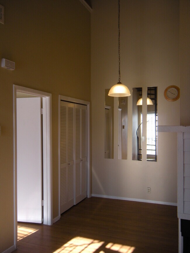 Photo - K202 - Hyde Park Terrace #304 Unit 304